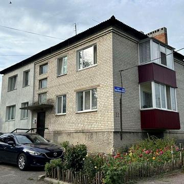 Продам затишну 2–кімнатну квартиру від власника з меблями(тихий,спокійний р-н Поштовий,чудове місце для комфортного пррживання)