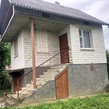Продається дачний будинок з землею