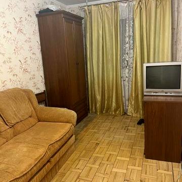 Ближньому Замості, окрема кімната для дівчини терміново