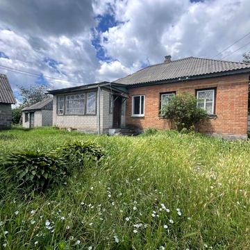 Будинок у центрі Свидівка | Центральна асфальтована вулиця
