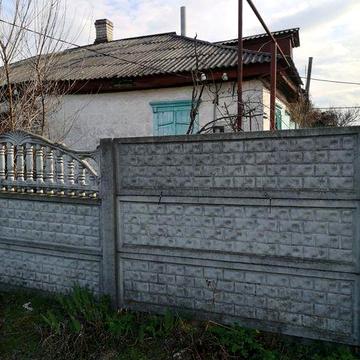 Продам частину будинку з окремим  подвірʼям КРЮКІВ