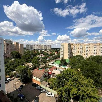 Продам двокімнатну квартиру на вулиці Парковій