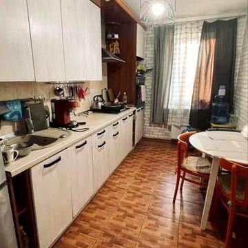 Простора 3-кімнатна квартира з  гарним євродвором!