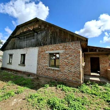 Будинок біля Чернігова в Трисвятській Слободі | Гараж | Центр