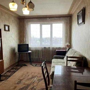 Продам 3-комнатную квартиру на 602 микрорайоне (круг троллейбуса)