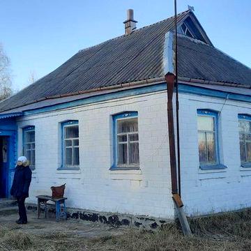 Будинок у селі Трощин з великою ділянкою