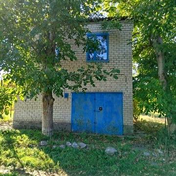 Двоповерхова дача біля "Волни"