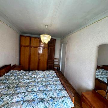 Продаж 2-кімнатної квартири на вул. Панча цегляний будинок