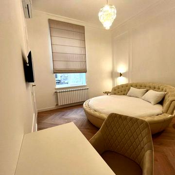 Продаж квартири з авторським ремонтом в центрі в австрійському люксі