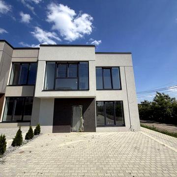 Термінова Продажа!!! таунхауса з сонячною станцією та інверторами