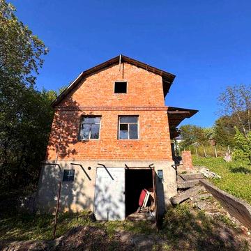 Продам дачний будинок (дачу) з гаражем поряд з містом