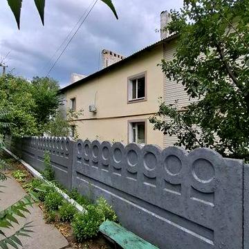 Продається простора двоповерхова квартира у Магдалинівці!