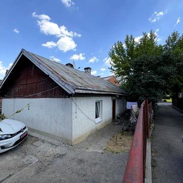 Продаж / Будинок з земельною ділянкою 5.7 сотих по вулиці Варшавська у м. Львові, Шевченківський район, Львів