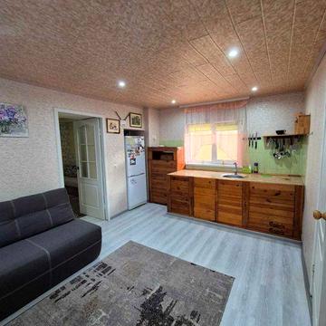 Продам 1 ком.квартиру Салтовка Кулиничи 35м2 со своим двором  участком и гаражом 16000у.е.