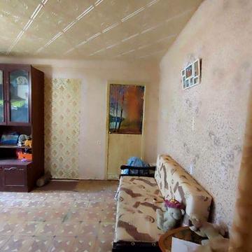 Продается 1к/к на Крылова ( Лески) 1 этаж 5ти этажки. Без комиссии!!!