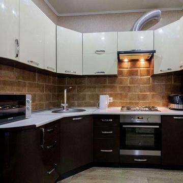Затишна  мебльована 2к квартира -студія з великим балконом