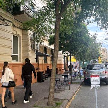 Продаж 2-кім квартири поруч з Софією, Золотими воротами, вул. Рейтарська