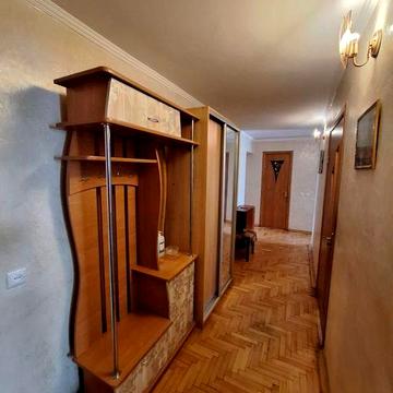 Здається в оренду простора 3-кімнатна квартира