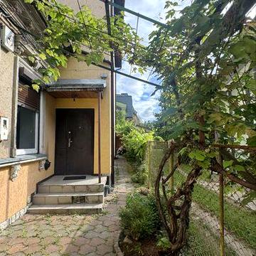 Продам  будинок біля парку Шевченка