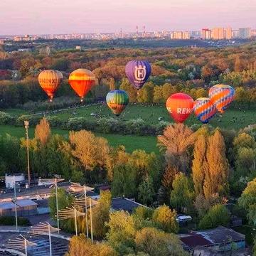 СУПЕР ЦІНА та ЛОКАЦІЯ! Продаж 3-кімн, З РЕМОНТОМ 108м² Глушкова 9В, БОМБОСХОВИЩЕ! Паркінг, під Є-оселя, Є-Відновлення! ОСББ генератор, парк, метро 7хв ЖК Глушкова