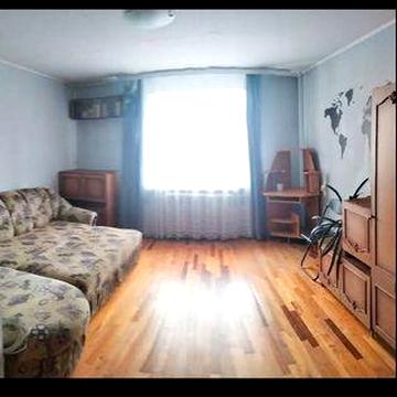 Продаж 1-кімн., Борщагівка, Симиренка 25