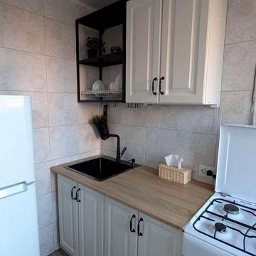 Продам квартиру в Шевченківському районі, вул. Шолуденка 31А,без комісії, можна Є відновлення!