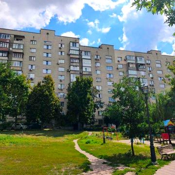 Продаж 2к.кв. вул. Предславинська,38
