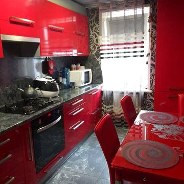 Продам трикімнатну квартиру з індивідуальним опаленням.ПШС.