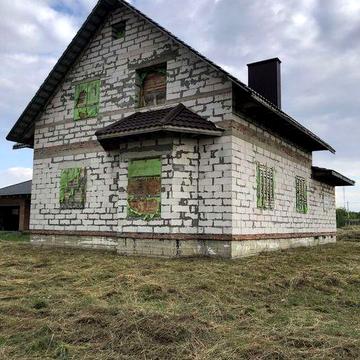 Продам будинок з гаражем на стадії будівництва