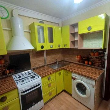 Сдам 1 комнатную в Центе, Сталеваров, Крытый рынок, Своя, после ремонта.