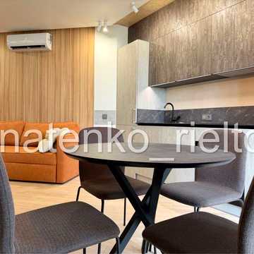 Оренда 2к квартира, авторський дизайн, центр