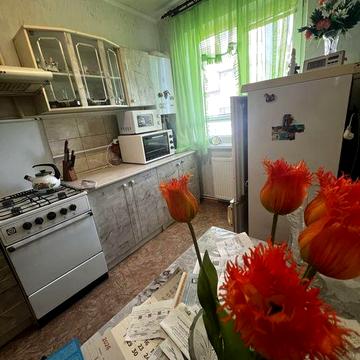 Продаж 3 кімн 4/9вул 8Березня газове опалення