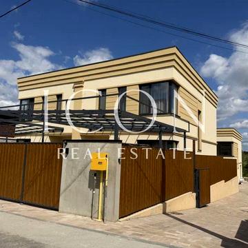 Продаж дуплексу площею 125 м² у затишній частині села Гатне.