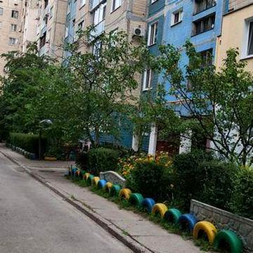 Продам 1 кім квартиру 1/9,3 мкр.,лівий берег"Русалка"..