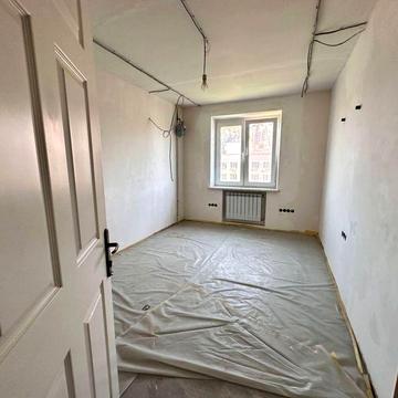 Продам двухкомнатную  в  Приморском районе в доме с газом
