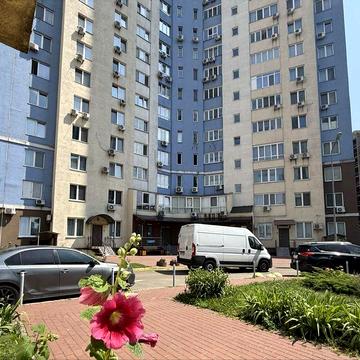 Продаж 1к 53,4м 8пов Генератор пр. Ак Глушкова 9-в Метро Іподром