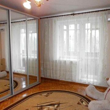 Сдам большую 1 ком кв у м. Холод Гора.  Этаж третий. за СМ АТБ.