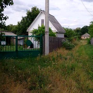 Прожається будинок в мальовничому с. Устя