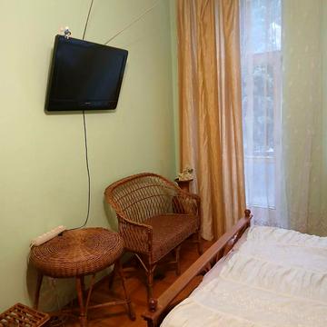 Пантелеймона Куліша вул., 13