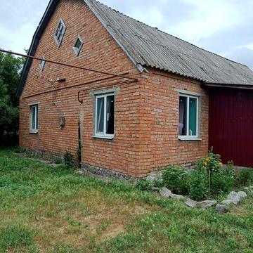 Продам 4-х кімнатний житловий,приватизований будинок ,до жд 7 км
