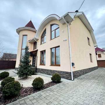 Без комісії/ Продам будинок  в Ужгороді/200 м2/5 сотих/Газове опалення