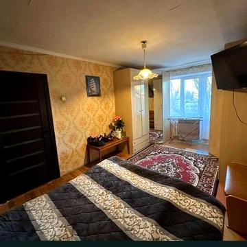 Продам срочно 1 ком.квартиру 30/18/6.5 Красный камень Коробова 5