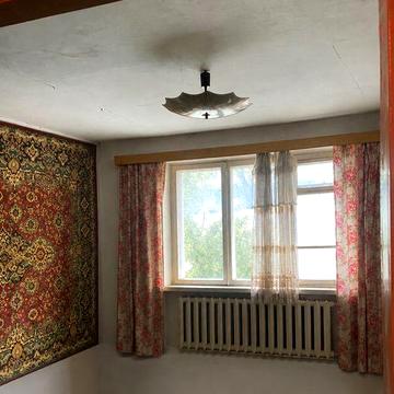 Квартира; БЕЗ РІЕЛТОРА; 61 кв.м + 2 підвали; в районі інфекційної лікарні