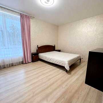Продаж 3к Квартира Літературна (Чехова) вулиця ЖК Rococo viol