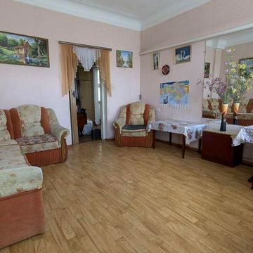 Своя 3-кімнатна квартира в м. Коростень (Льотний город)