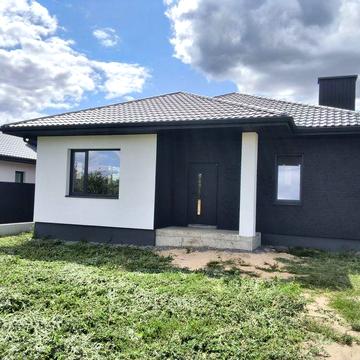 Продаж комфортного будинку у Луцькому районі с. Боратин  106 м².  900  дол за м кв. Асфальтований до