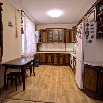 Продається 3к.дворівнева квартира район вокзалу.