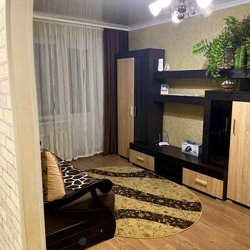 Продається трьох кімнатна квартирара