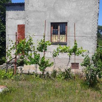 Продам дачный домик в пгт Великодалинском