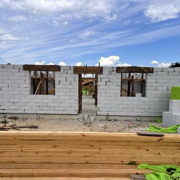 Дім на етапі будівництва 136 квадратів. З бомбосховищем.7.5 сотків.